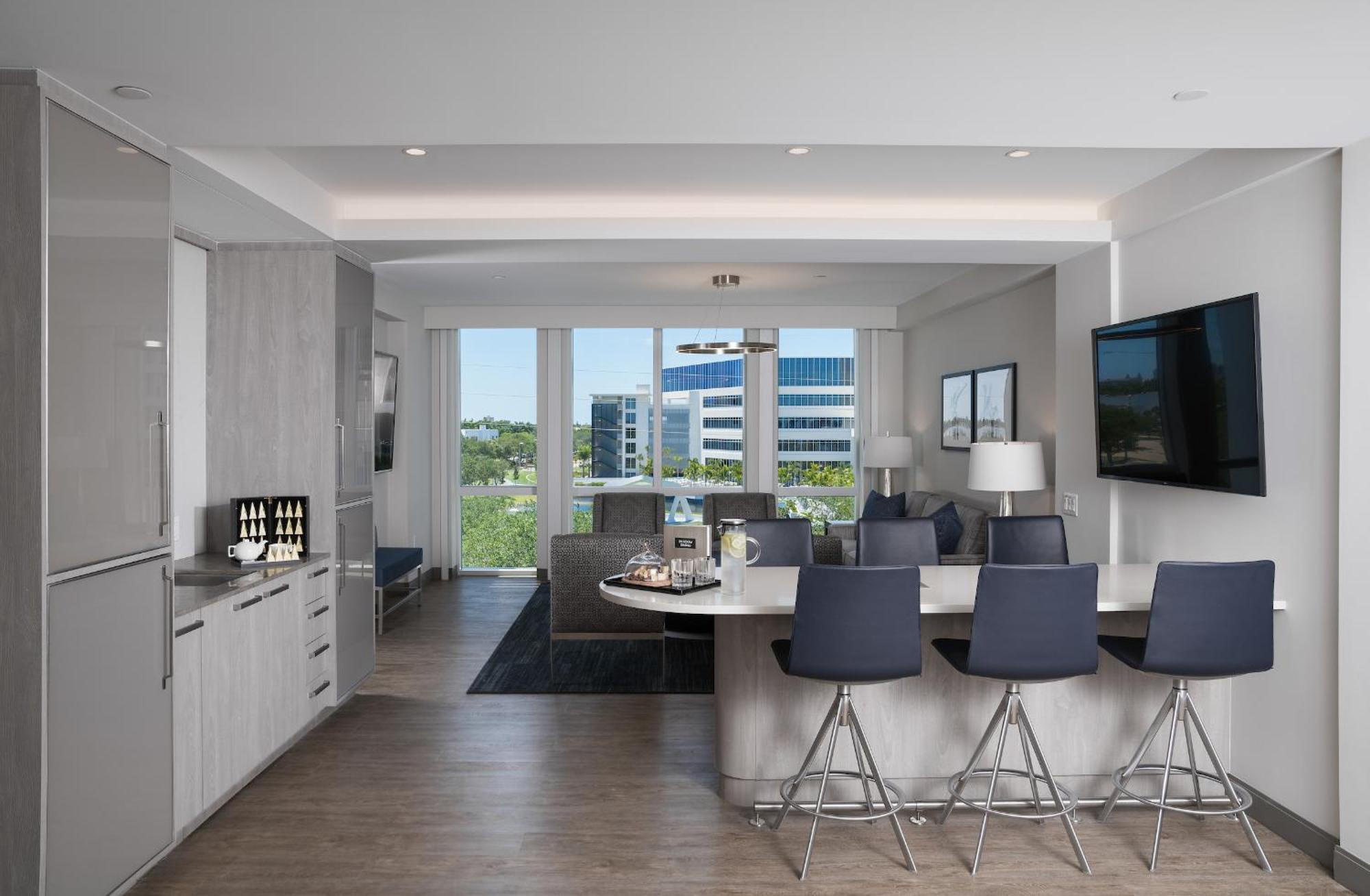 Innovation Hotel Naples Park Luaran gambar