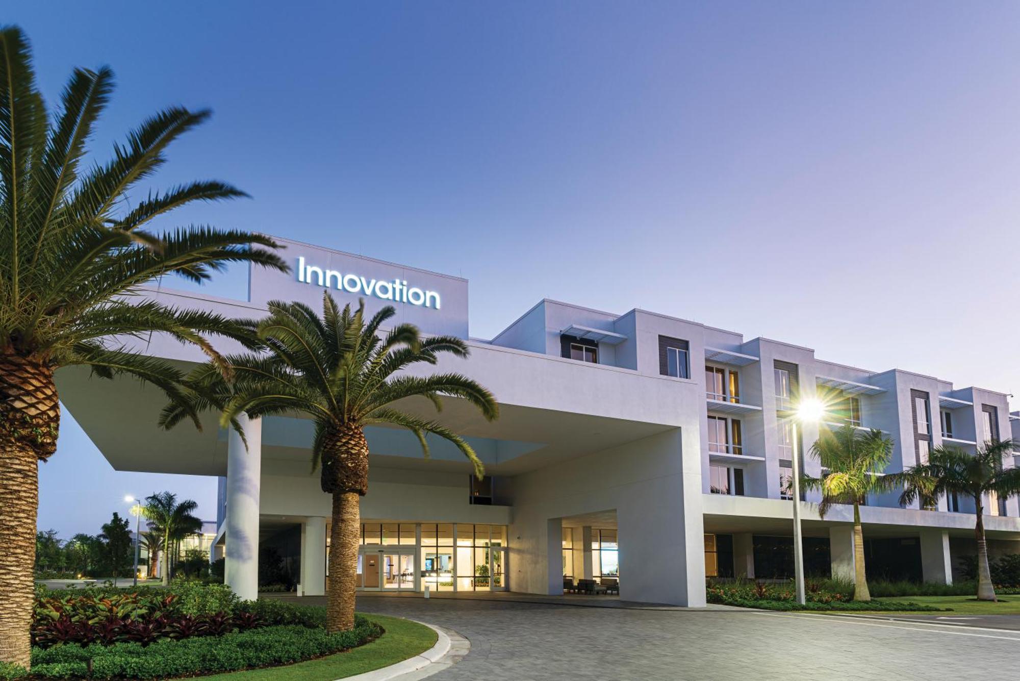 Innovation Hotel Naples Park Luaran gambar