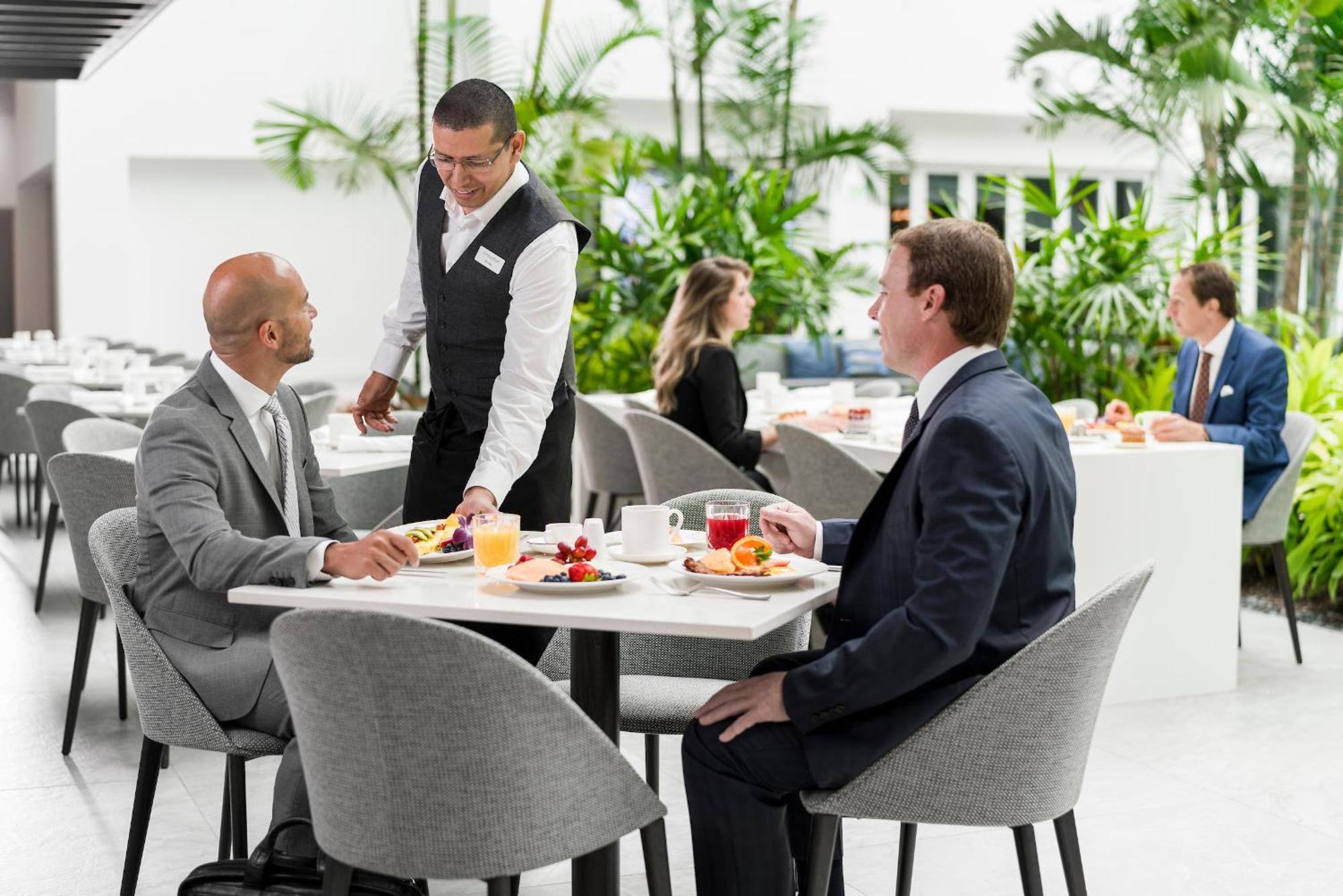 Innovation Hotel Naples Park Luaran gambar